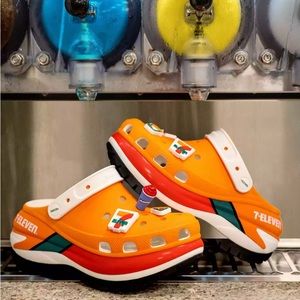 Limited-edition 7-11 Orange Platform Light-up Crocs size 9